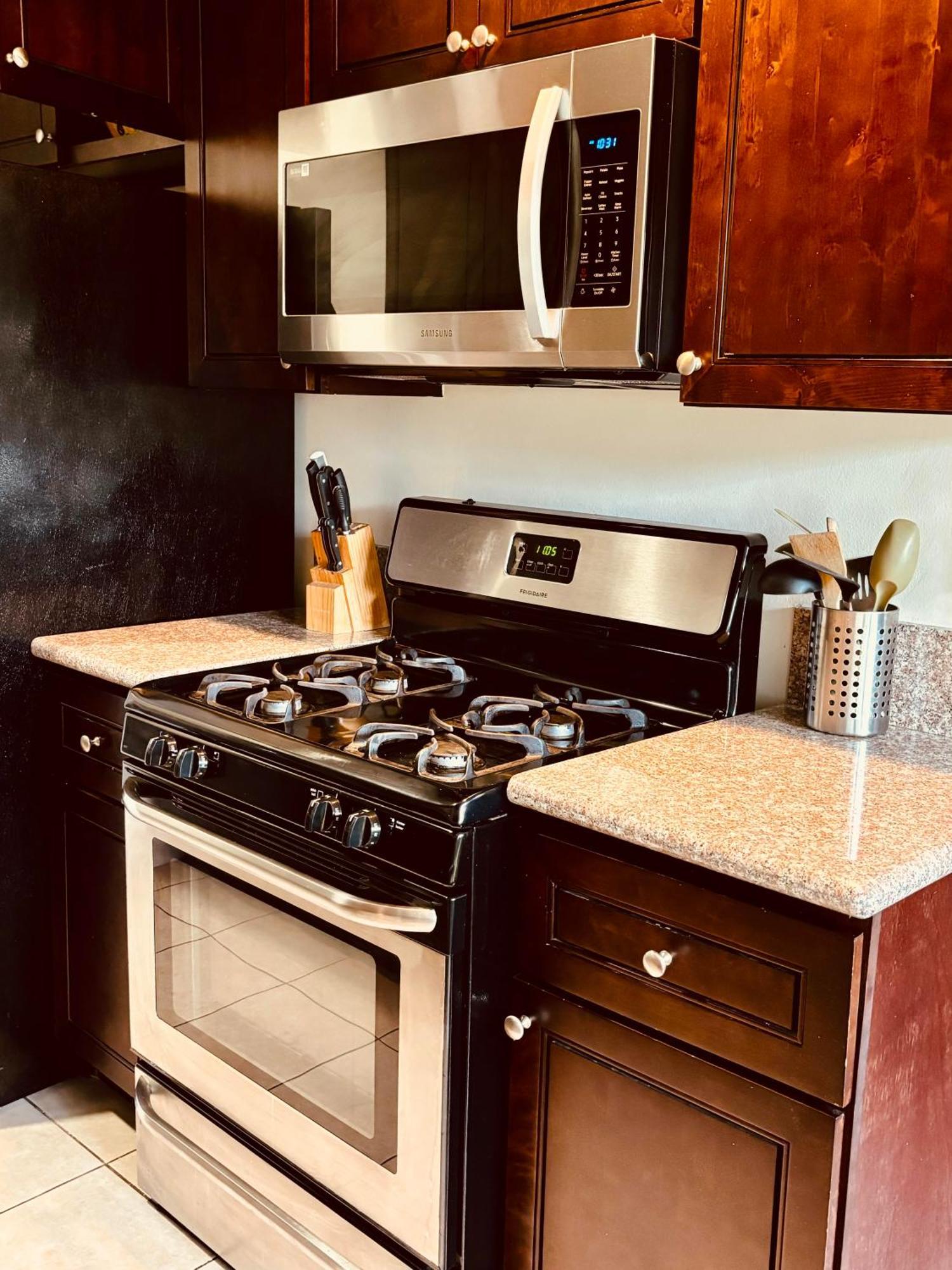 Centrally Located 2 Bed Ucla Apartment Λος Άντζελες Εξωτερικό φωτογραφία