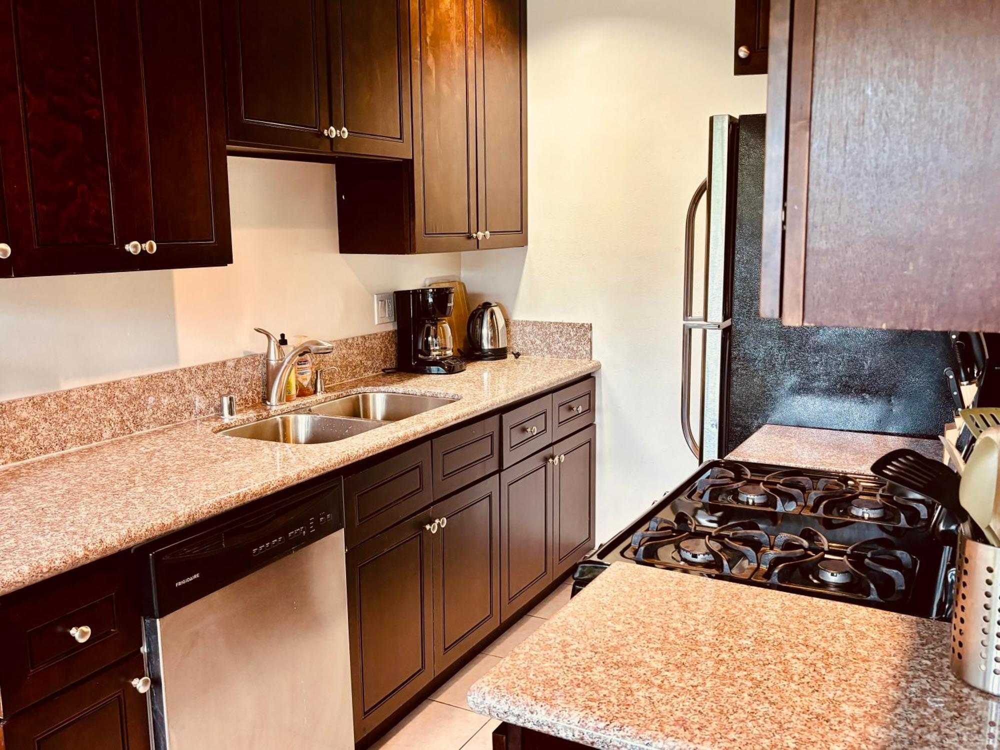 Centrally Located 2 Bed Ucla Apartment Λος Άντζελες Εξωτερικό φωτογραφία