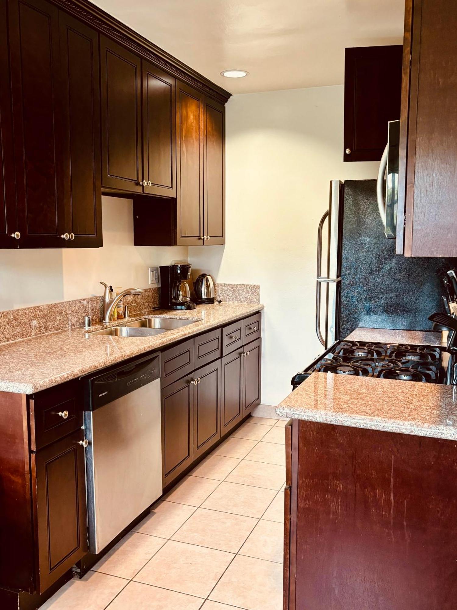 Centrally Located 2 Bed Ucla Apartment Λος Άντζελες Εξωτερικό φωτογραφία